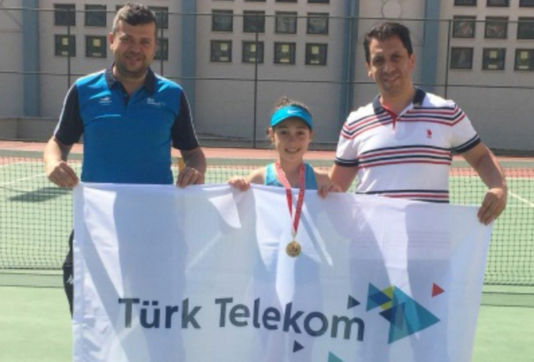 Zeytindalı ve Alaçatı Kort Tenisi turnuvası gorseli