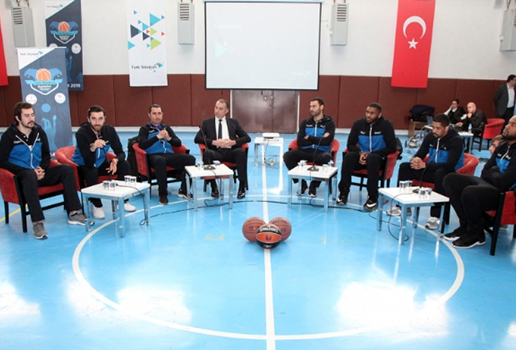 Türk Telekom Basketbol Takımı Ankara Pursaklar Fen Lisesi’nde… gorseli